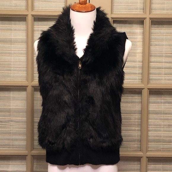 Faux Fur Vest - Picture 1 of 6